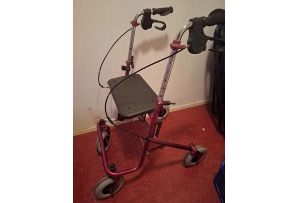 Rollator licht van gewicht.  Zgan - 20251230_115551