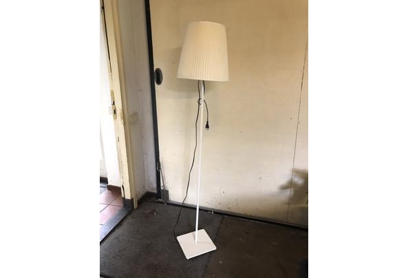 Ikea staande lamp - 794EC3CA-6B0D-49CC-8BAE-B7BA33975199
