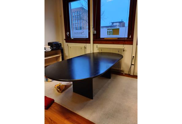 Grote zwarte tafel, ovaal, 240 x 120 - IMG_20210430_201817
