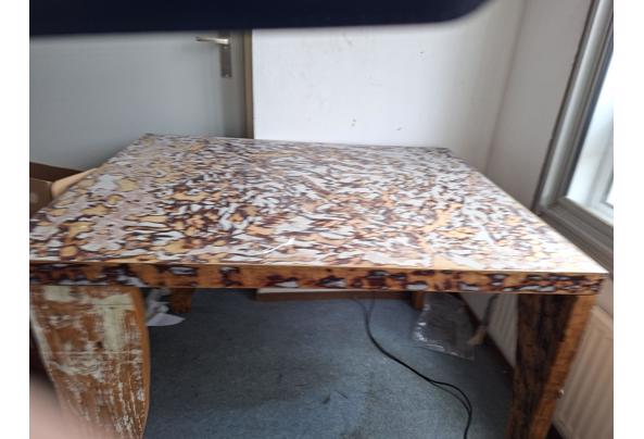 Zelfgemaakte tafel van hout - 20260405_155502