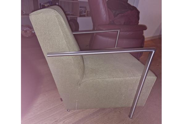 Fauteuil met metalen frame - 20251210_234431