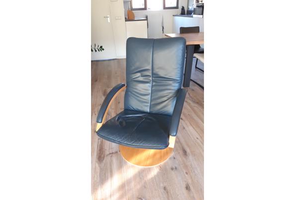 Moderne leren fauteuil / draaistoel / loungestoel - 20220611_193513