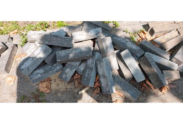Sierbestrating: blauw-grijze klinkers - 20250725_140122