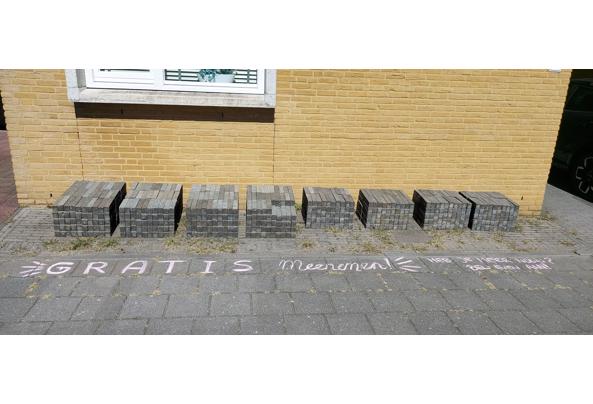 Sierbestrating: blauw-grijze klinkers - 20250825_142345