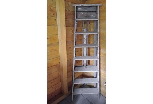 Oude rustieke trap - IMG-20250524-WA0000