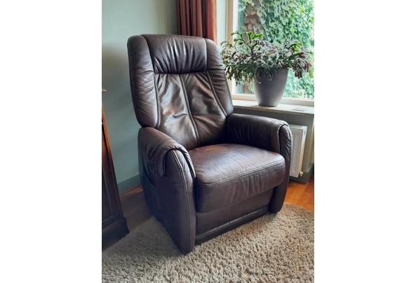 Relax- en sta opfauteuil - leren-sta-op-relax-fauteuil