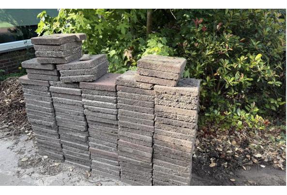 Tuintegels 30x30 +/- 100 stuks - Scherm­afbeelding-2025-09-06-om-18-03-39