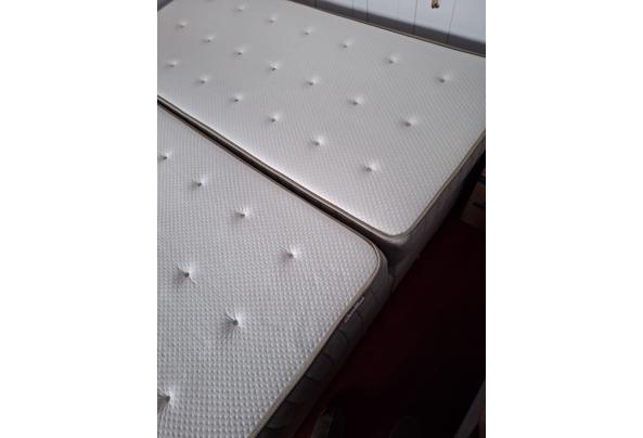Box spring 2x 1 persoons bij elkaar 2 persoons - 20251124_114300