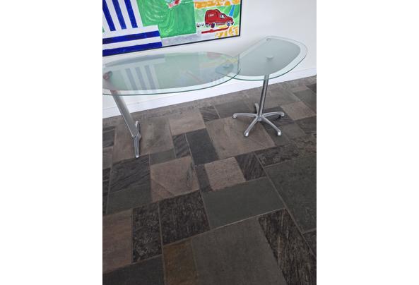 Glazen bureautje . Twee delen, draaibaar zijblad. RVS onderstel. - Bureautje-(1)