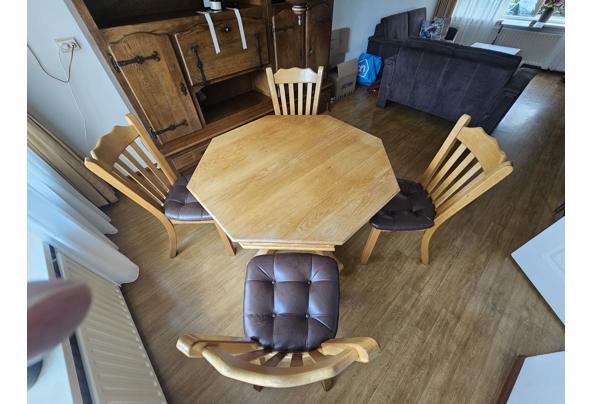 Eettafel met 2 lades en 4 stoelen - 20251113_135838