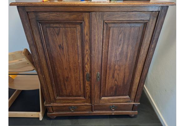 Oud houten kastje - 17923225985592655168910167748892