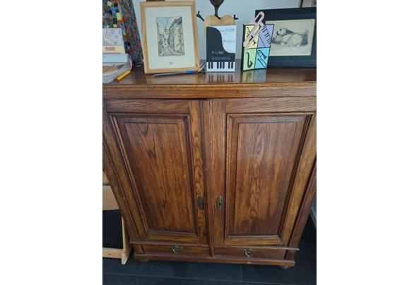 Oud houten kastje - 17923226191264353721929103426456