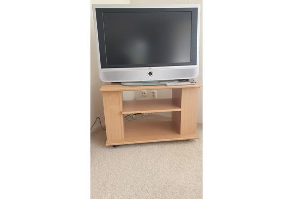 TV meubel met TV - 20260725_145112