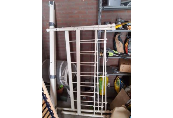 Witte metalen bedhekken 85x145 cm met stang 2 meter - WhatsApp-Image-2024-09-22-at-12-14-28