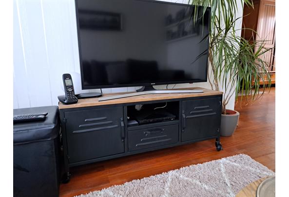 Sony tv kast ' Jan des Bouvrie' - 20230303_162613