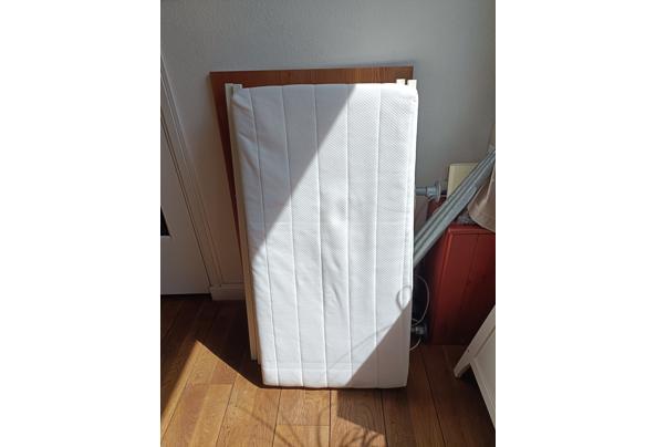 Wit ledikantje met nieuw matras - 17845526519252924257803553685849