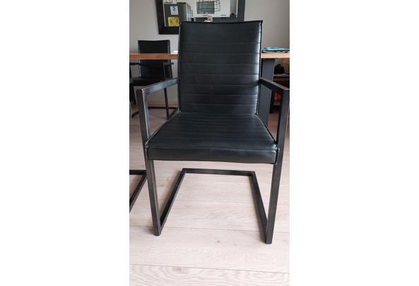 Industriële eetkamer stoelen  - 20251021_123203