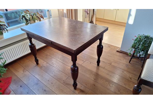 Antieke tafel met 4 bijpassende stoelen - 2025-12-25-13-43-40