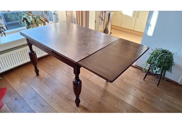 Antieke tafel met 4 bijpassende stoelen - 2025-12-25-13-45-24