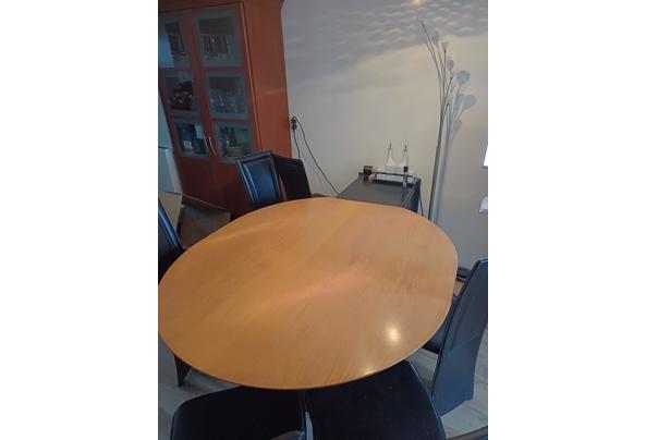 Ovalen tafel met 6 stoelen zwart/hout - 20241209_145954