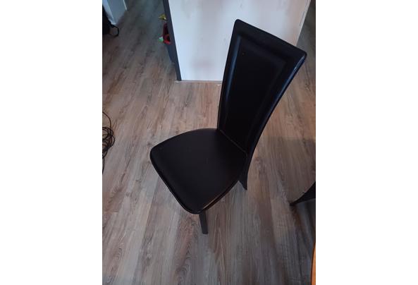 Ovalen tafel met 6 stoelen zwart/hout - 20241209_150021