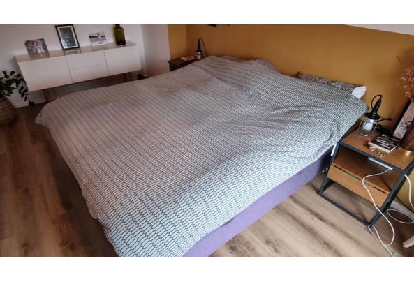 Heerlijk, goed en schoon bed. Boxspring met veel ruimte eronder - 20250119_124702