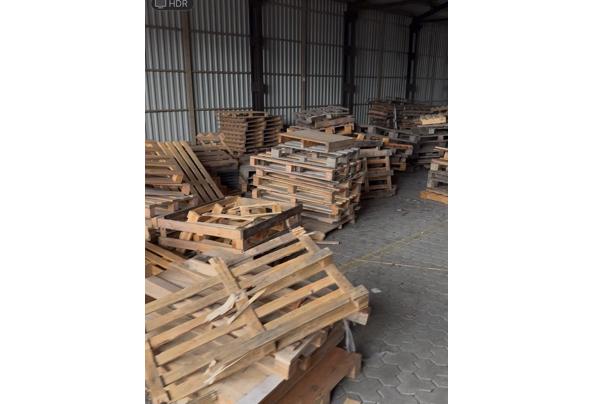 Kapotte Pallets van hout - IMG_0740