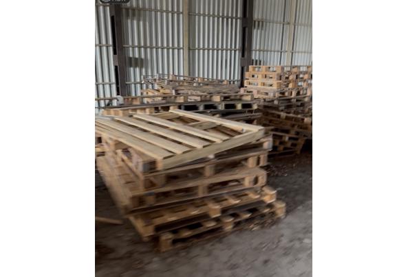 Kapotte Pallets van hout - IMG_0742