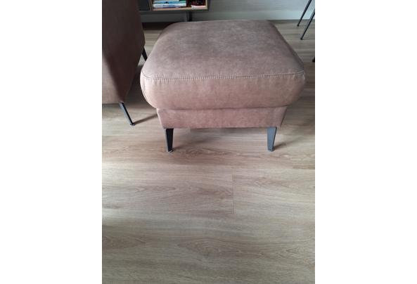 2 2persoonsbanken, hocker bruin. dienblad, tafel zwart - hocker-los