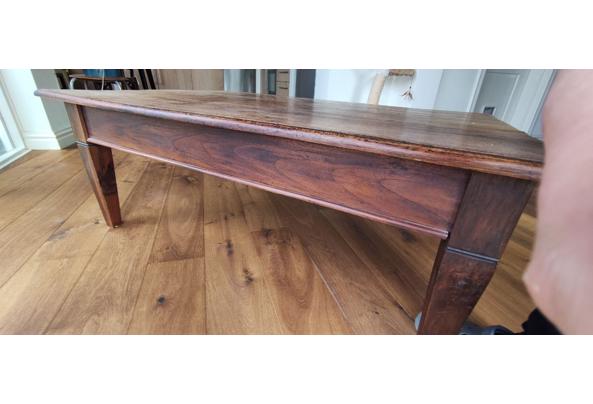 Koloniaal houten salontafel - aphoto1679568913