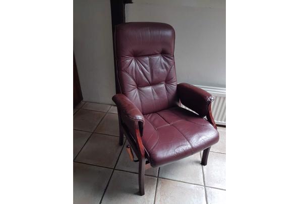 Bordeauxrode stoel - IMG-20231222-WA0004