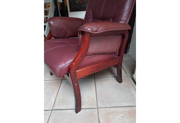 Bordeauxrode stoel - IMG-20231222-WA0007