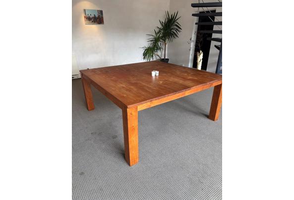Mooie teakhouten tafel 160x160 - 2b28a53c-0866-4bda-b1bb-3ee11e5c9d26