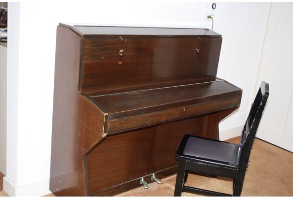 Barpiano om op te leren spelen incl. verstelbare pianostoel - IMG_5317