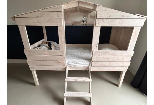 bed huisje voor kinderen - bedhuisje-voorkant