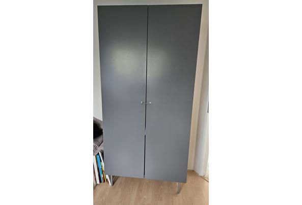 Kledingkast grijs IKEA hanggedeelte en 2 planken - 17914752340225622676446587424616