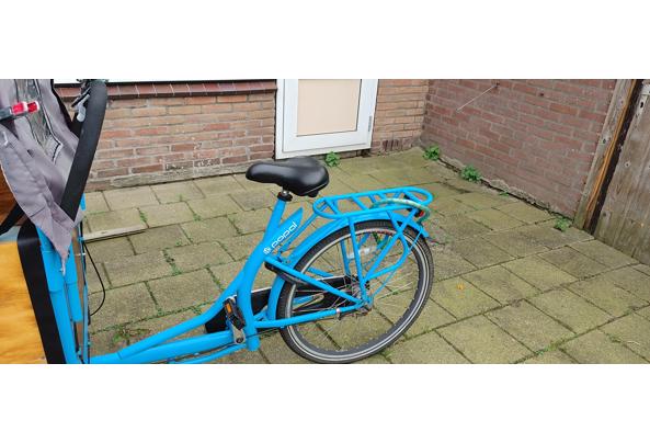 Mooie blauwe bakfiets - 20201029_133751_HDR_637398596569792961