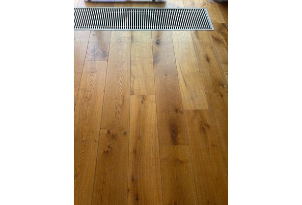 Eikenhouten vloer – Venlo (±20-25m²) - a3d2bd93-9b79-4391-9f81-57f9cc92c52c Eikenhouten vloer – Venlo (±20-25m²) - a3d2bd93-9b79-4391-9f81-57f9cc92c52c