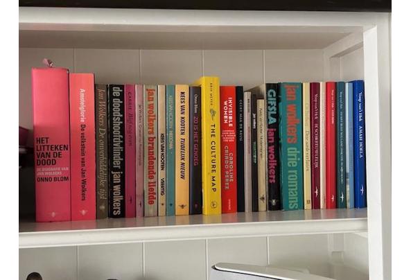 Boeken in goede staat om ruimte in mijn boekenkast te krijgen - IMG_4044