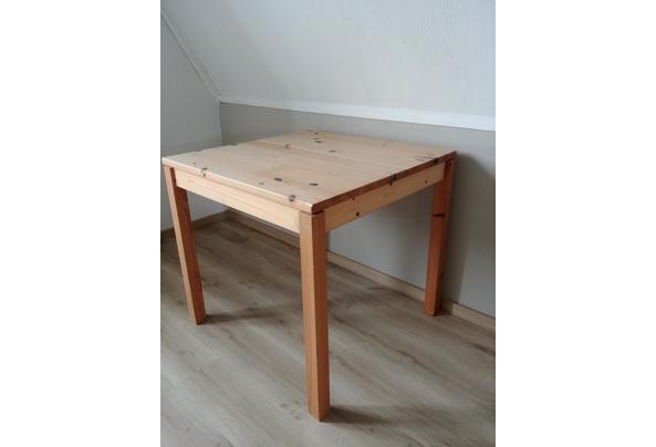 Handige tafel met bergruimte onder het tafelblad - 20220705_094316