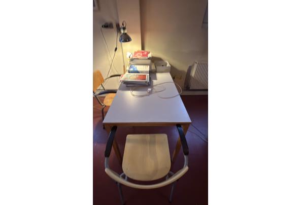 3 houten bureau's in goede staat - IMG_8421