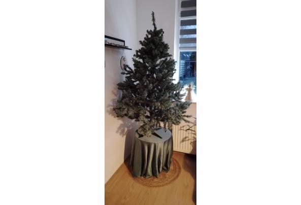 Kerstboom met versieringen  - 20250108_170435