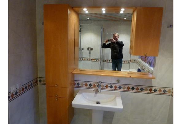 Badkamermeubel met spiegel en wastafel compleet met kraan  - P1020709