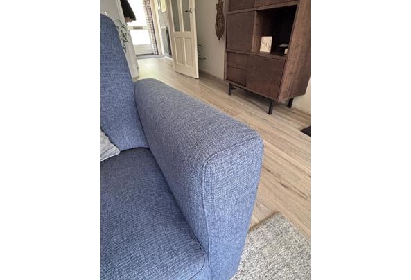 3-zitsbank en 2 losse stoelen in goede staat - b