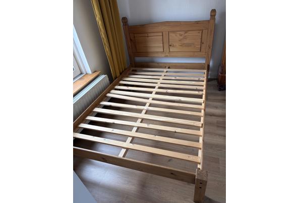 Massief houten bedframe voor 200x140 matras - IMG_3984 Massief houten bedframe voor 200x140 matras - IMG_3984