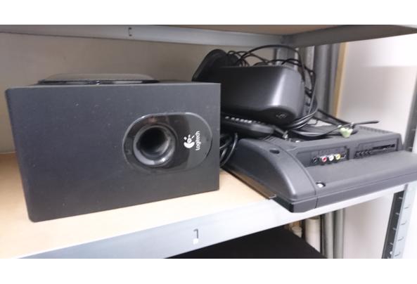 Logitech PC speakers en Subwoofer + AKAI tv-tje - DSC_0899-(1).JPG
