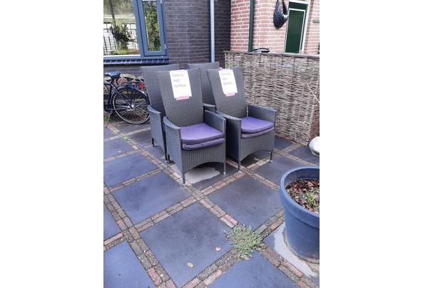 4 tuinstoelen en een tafel - 20240909_171002