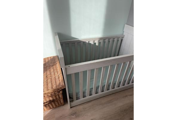 Baby ledikant - F7816199-9CF9-40D2-A93A-EE3D6E7462C7