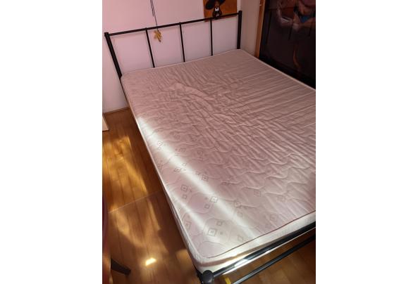 Bed met matras 140x 200 - IMG_5407