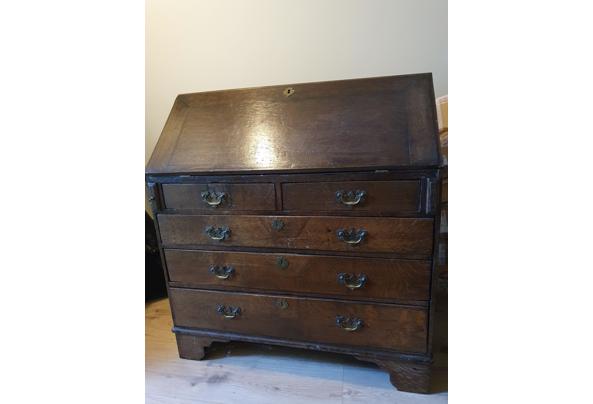 Antiek houten bureau - 20260622_073630